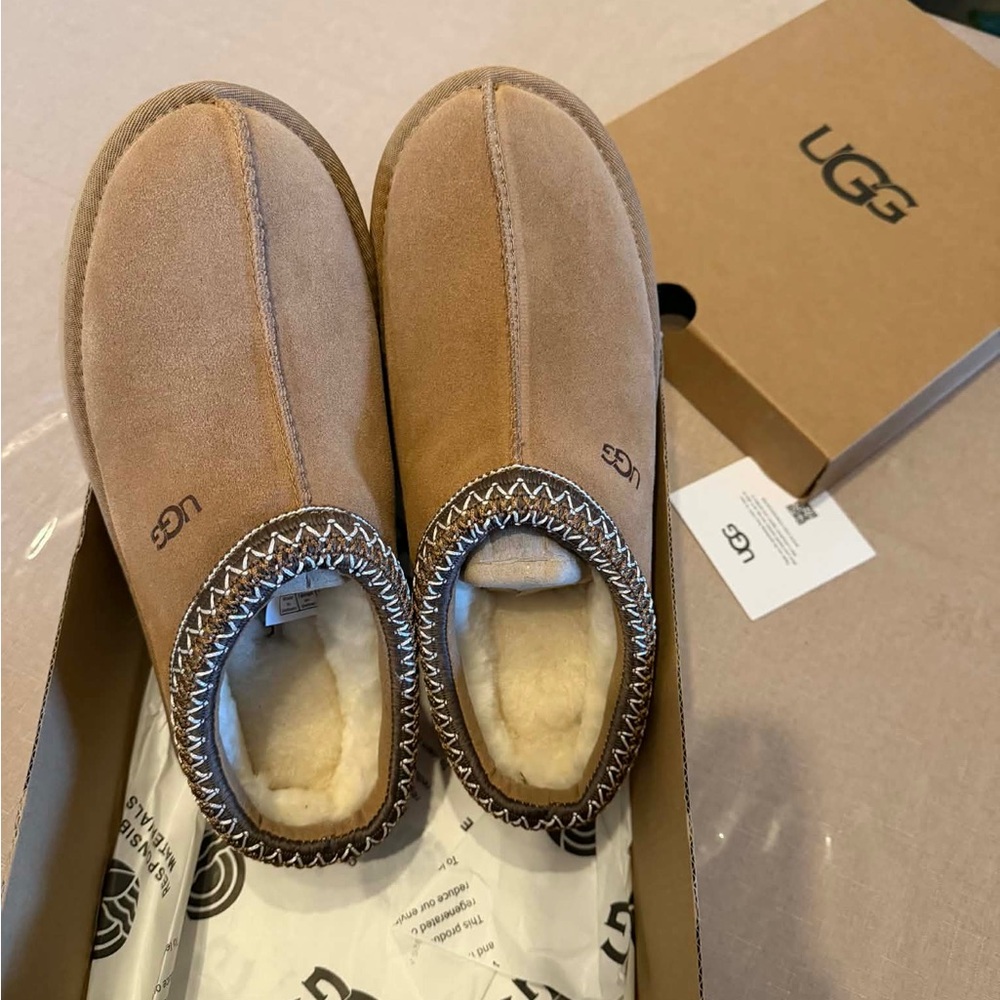 UGG Tasman Slippers Size 12 for Women’s, size 10 for Men’s Chestnut